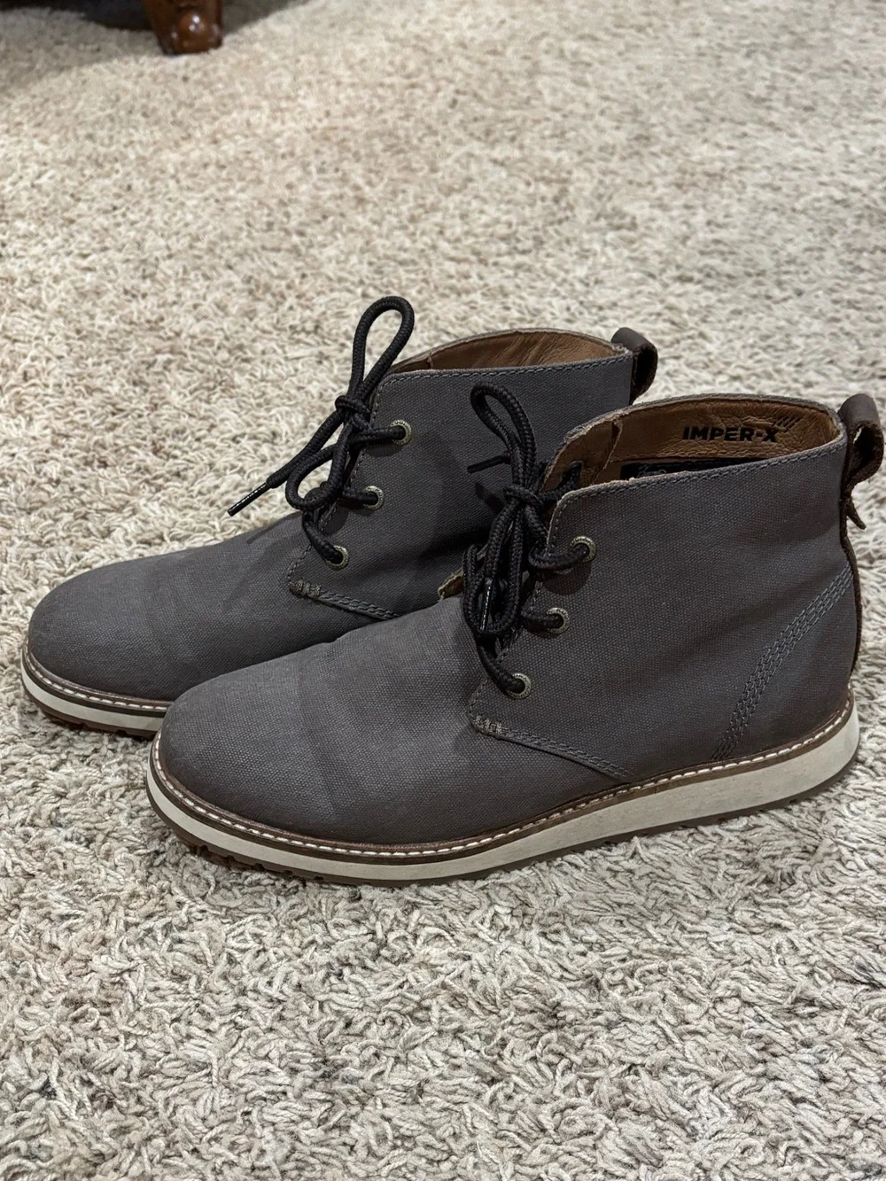 Kodiak Men's Chukka Boots in Dark Gray and Black